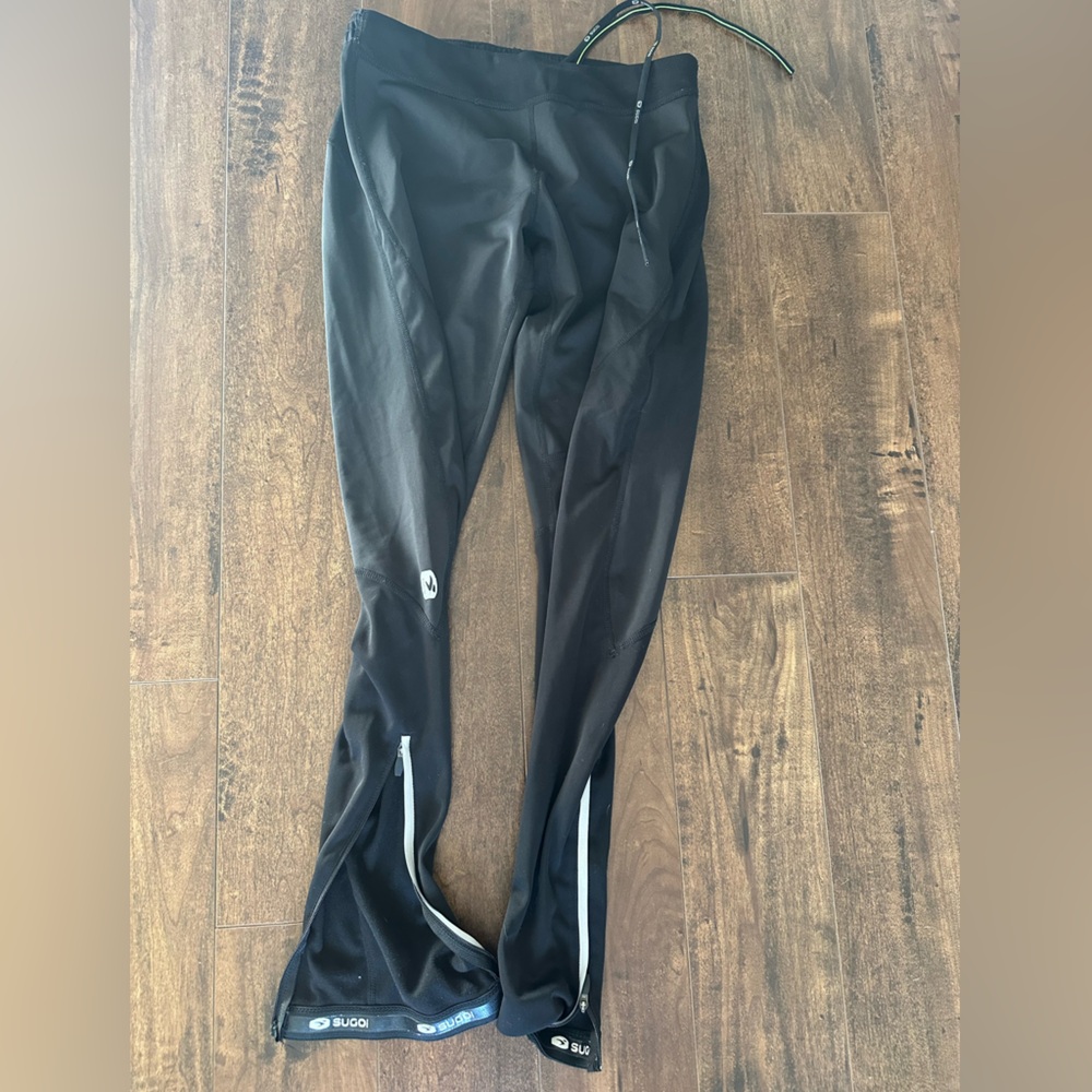 Sugoi women’s tight running pants.